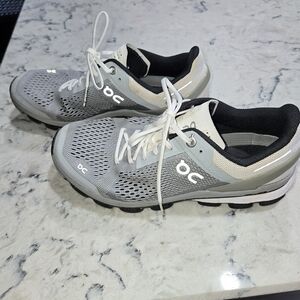 ON CLOUDS Women's Athletic Shoes